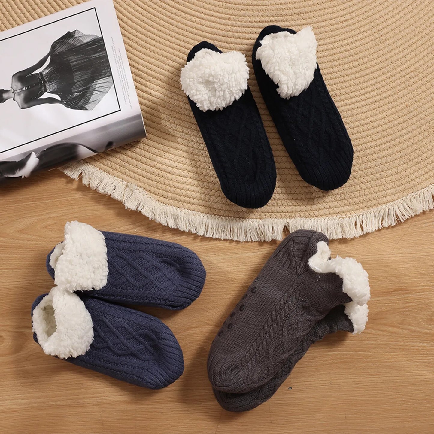 Introducing Our Cozy Toes Thermal Unisex Slipper Socks: Experience the Ultimate in Warmth and Comfort!